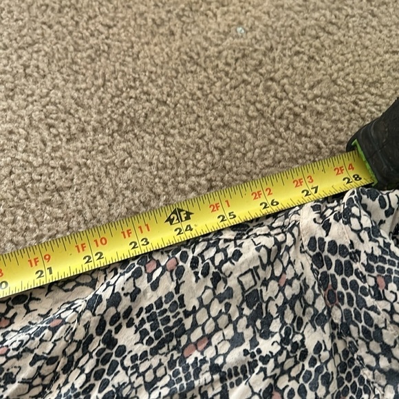 Velvet Heart snakeskin rayon top - Picture 6 of 7